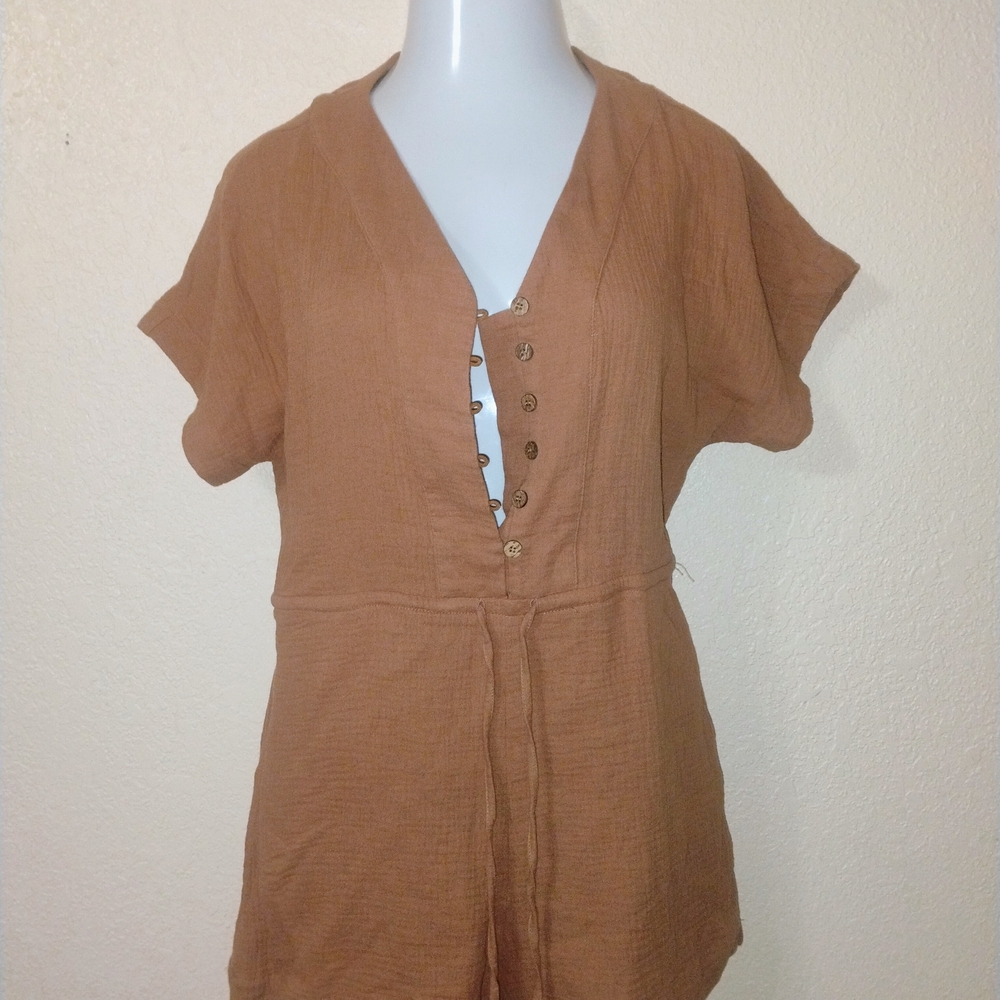 Women's Brown Rompershort Sleeve Medium Button-Up Top